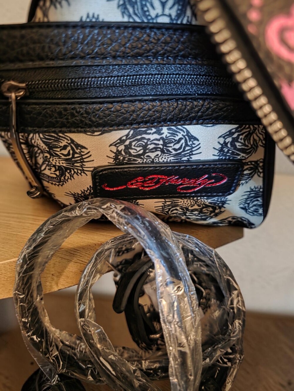 ED HARDY SM Pink Skull & Crossbones Satchel Handbag - Picture 8 of 11